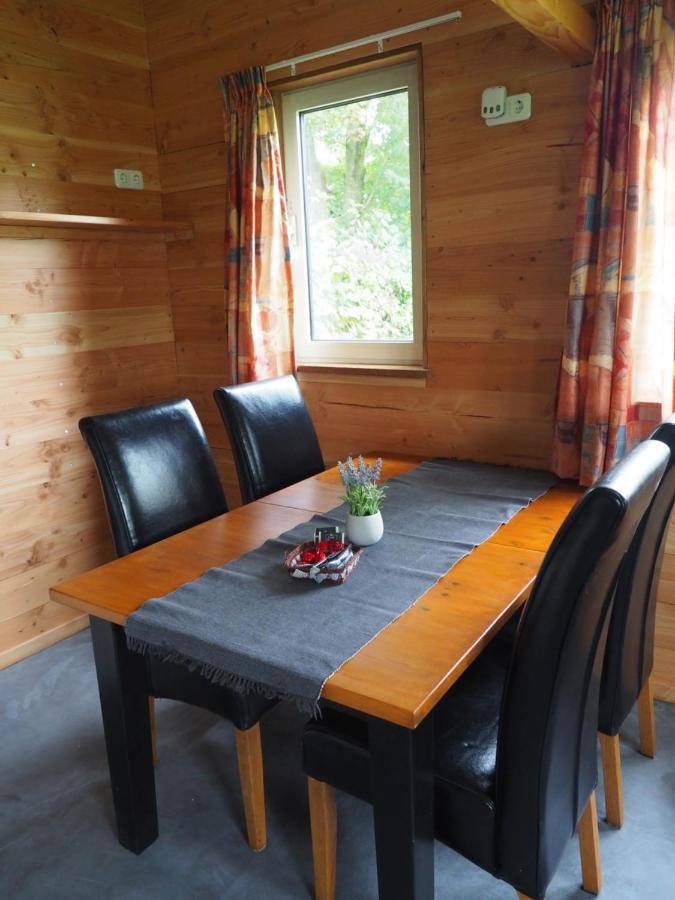 Chalet - Camping 't Dekske Wintelre Eksteriør bilde