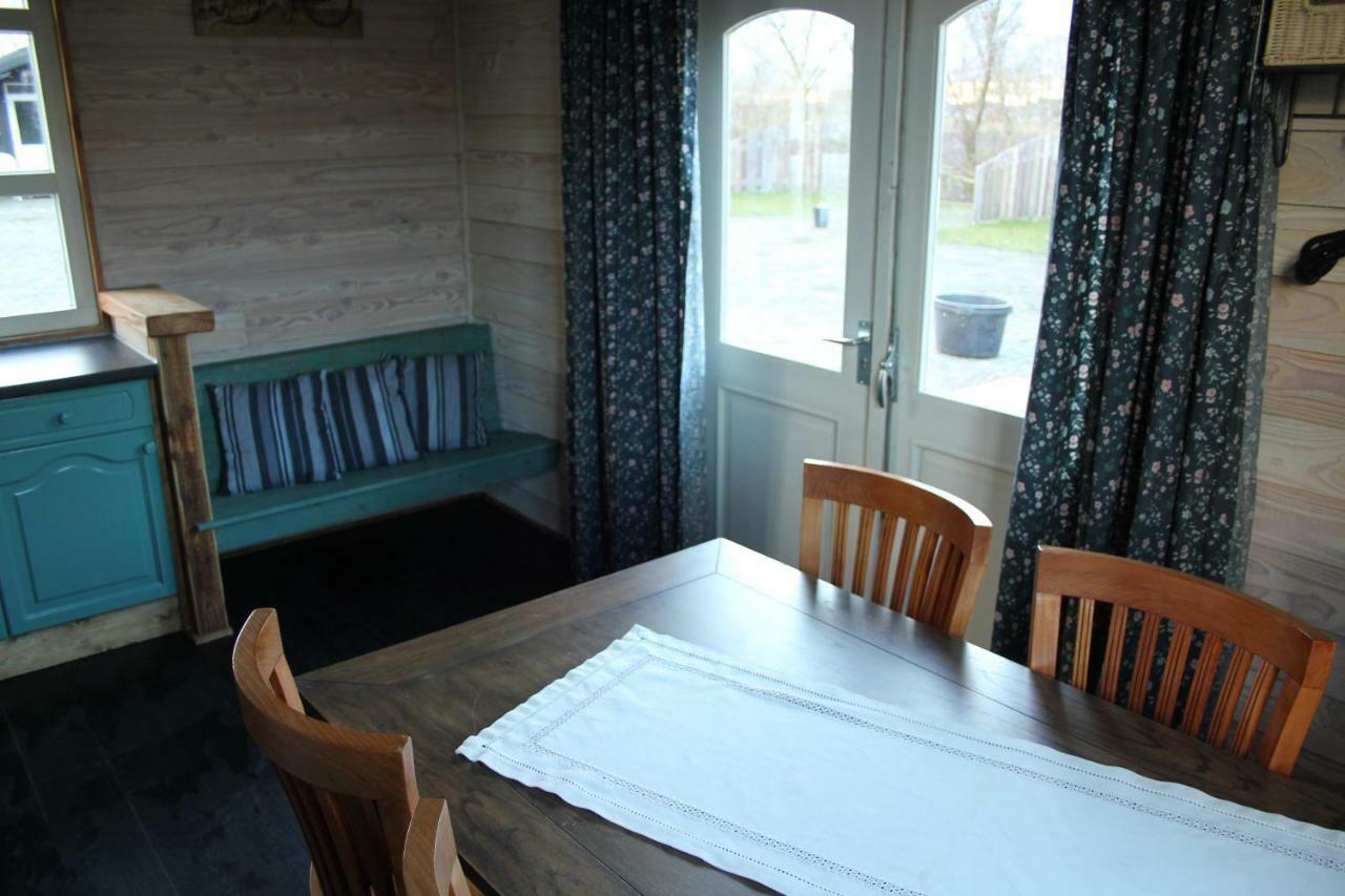 Chalet - Camping 't Dekske Wintelre Eksteriør bilde
